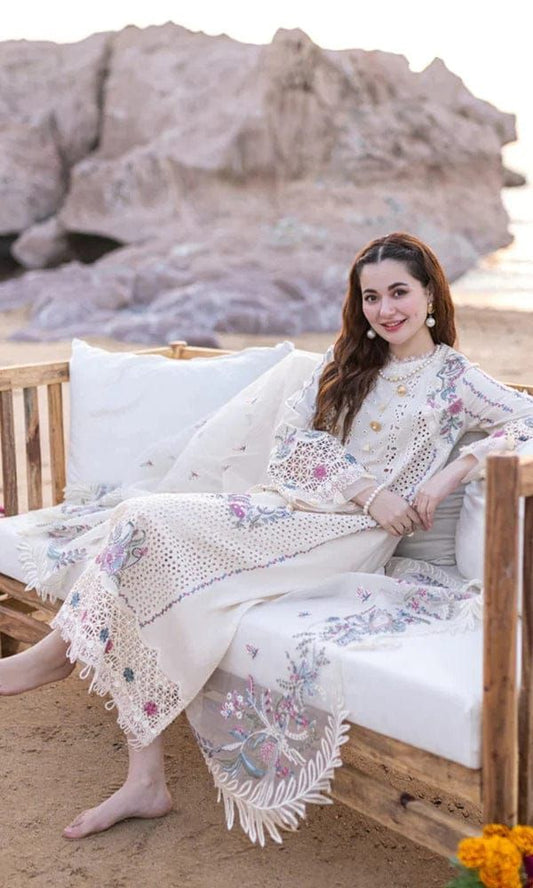 Brand Name QALAMKAR (PREMIUM LAWN)  SHIRT:  80/80Lawn  DUPATTA:  Khadi Net TROUSER: 80/80Lawn